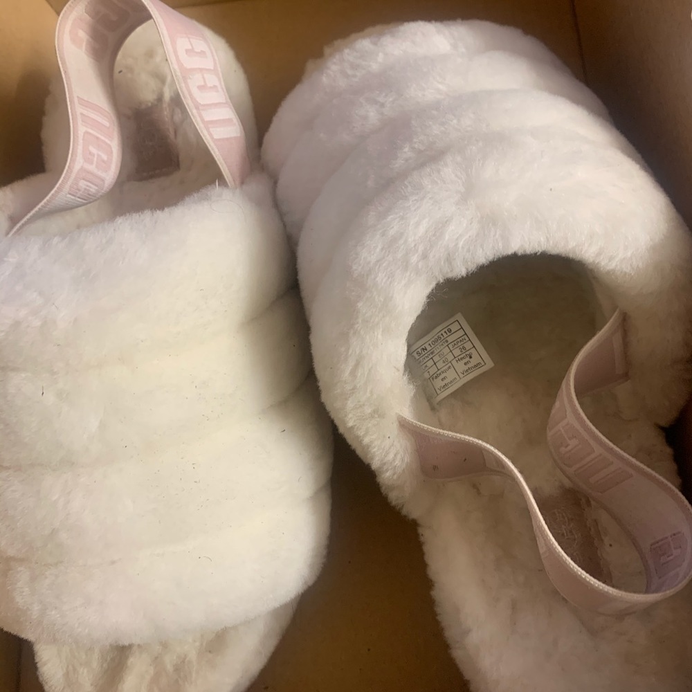 UGG SLIDES